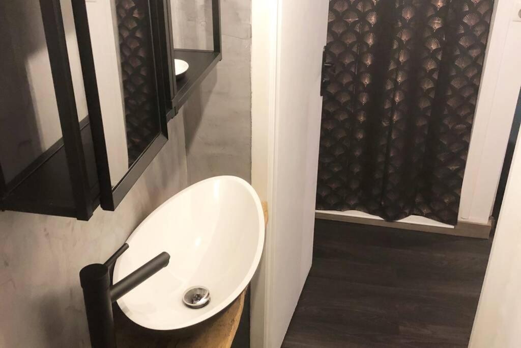 Appartement Cosy Proche De La Gare Saint-Jean-de-Maurienne Eksteriør bilde