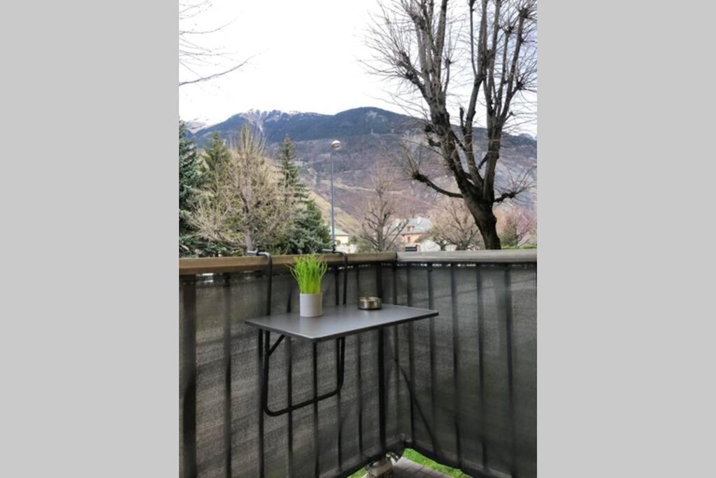 Appartement Cosy Proche De La Gare Saint-Jean-de-Maurienne Eksteriør bilde